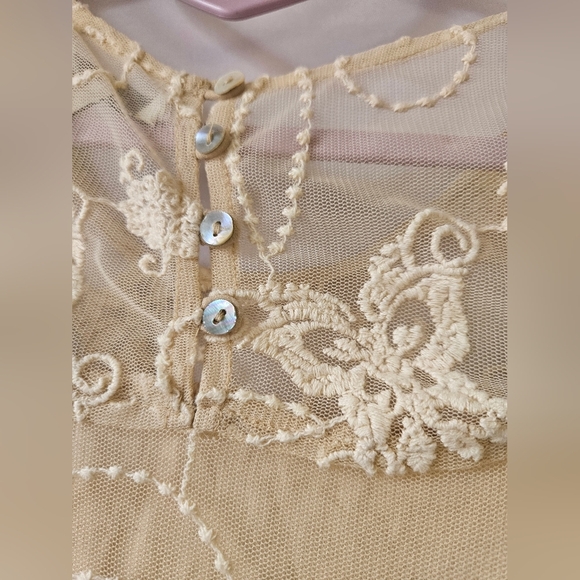 Zara Trafaluz ,Wome's M, Vintage looking embroidered designLace Lined Midi - Picture 4 of 6